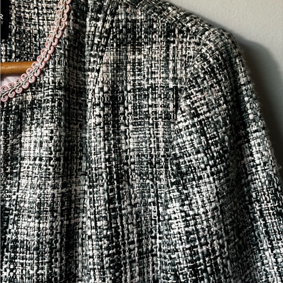 Sag Harbor Tweed Blazer grey/white/pink in size 12. Classic Capsule piece - Picture 9 of 10